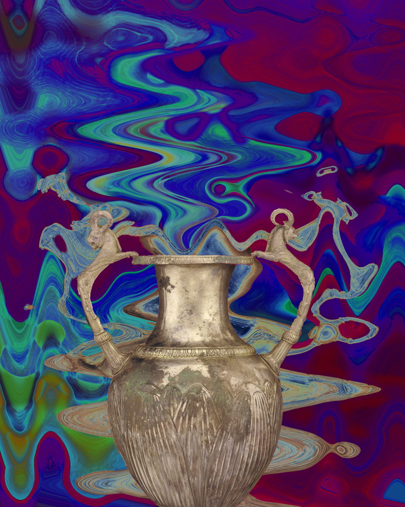 New Lite: The Persian Amphora | Photograph by Raphael Shevelev